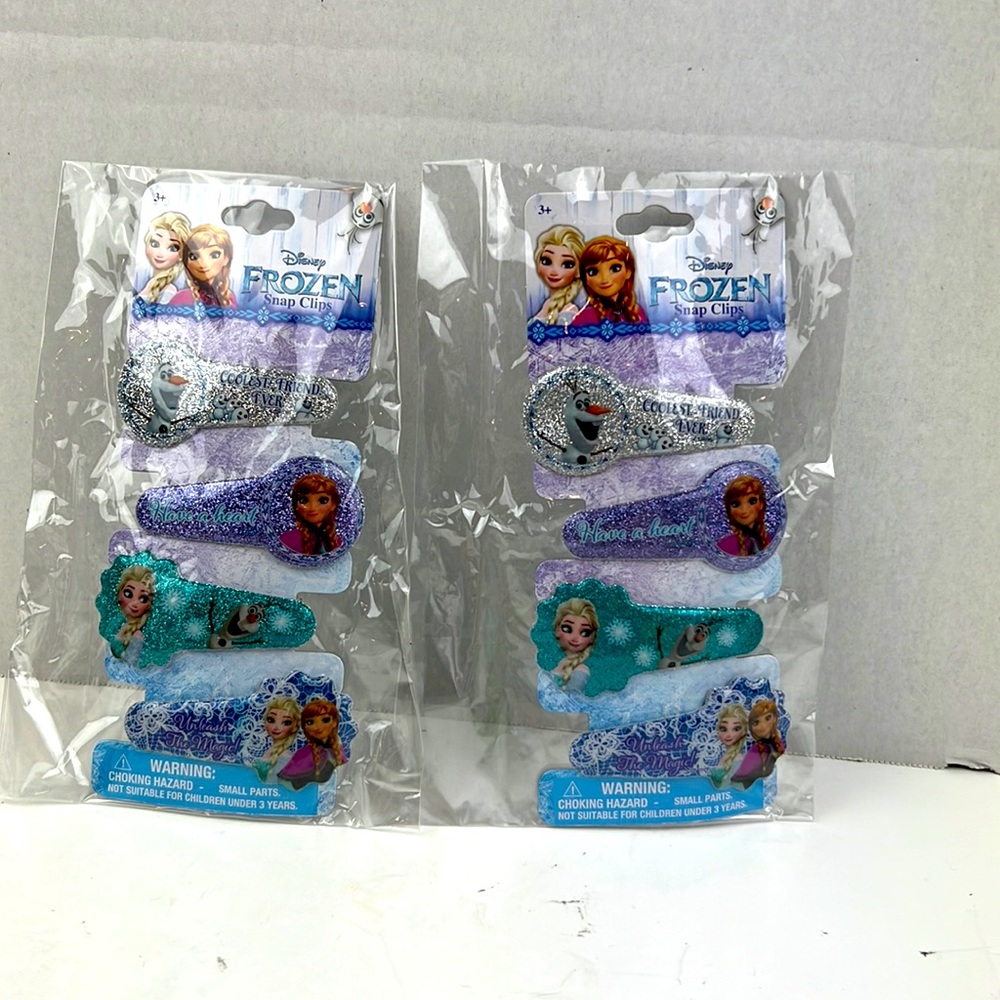 Set of 24 frozen hair clips. Ages 3+